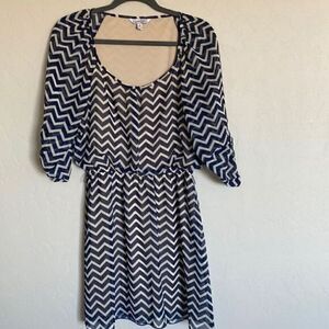 Speechless Blue and White Chevron Dress Scope Neck 3/4 Sleeves